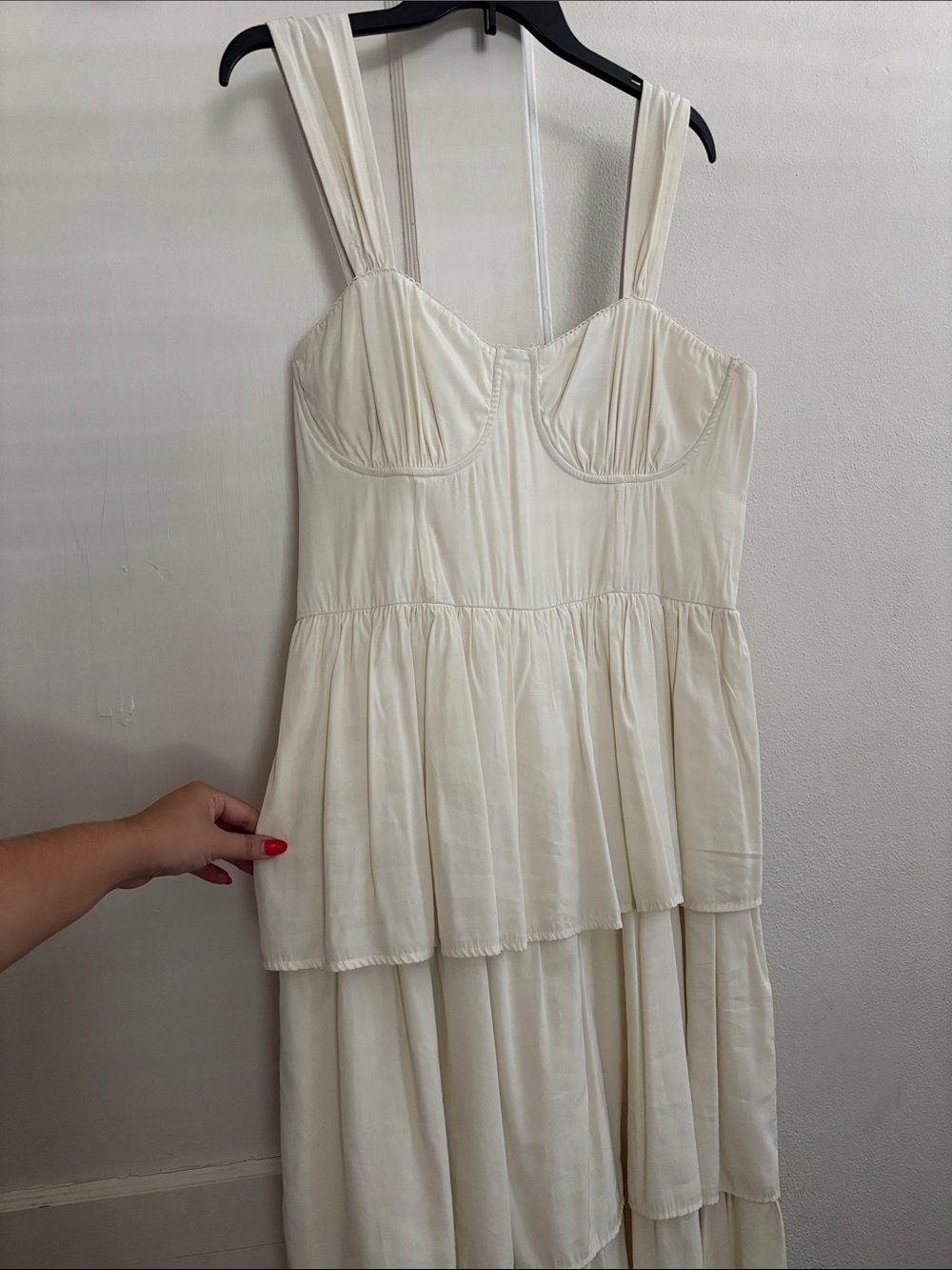 WeWoreWhat Cream Tiered Maxi Dress with Sweetheart Bust